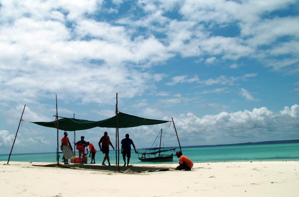 Kinasi Lodge Utende Bilik gambar