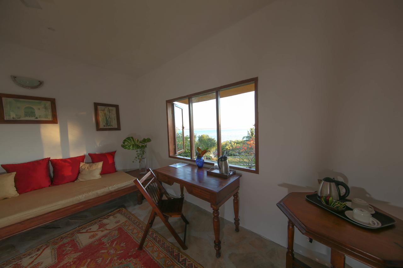 Kinasi Lodge Utende Luaran gambar