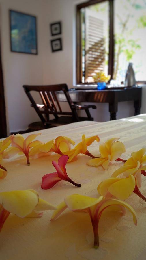 Kinasi Lodge Utende Luaran gambar