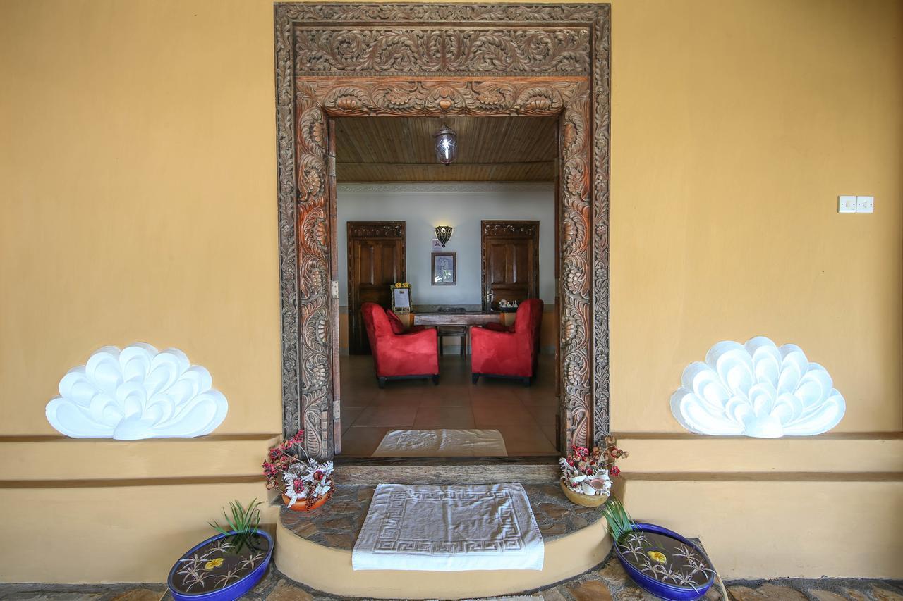 Kinasi Lodge Utende Luaran gambar