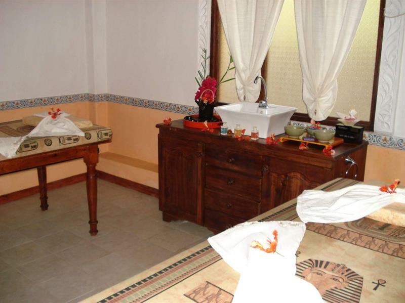 Kinasi Lodge Utende Luaran gambar