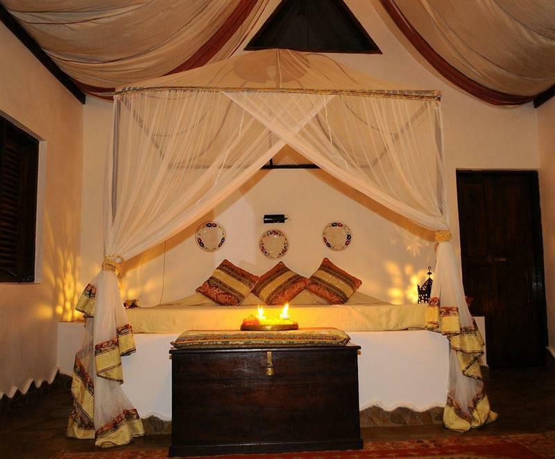 Kinasi Lodge Utende Luaran gambar