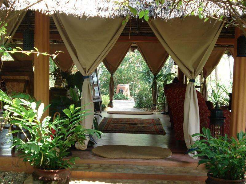 Kinasi Lodge Utende Luaran gambar