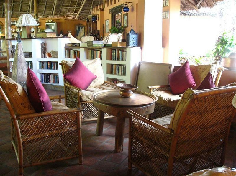 Kinasi Lodge Utende Luaran gambar