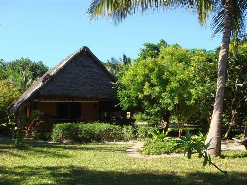 Kinasi Lodge Utende Luaran gambar