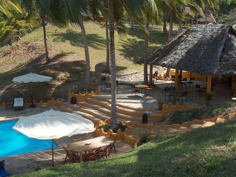 Kinasi Lodge Utende Luaran gambar