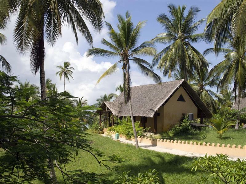 Kinasi Lodge Utende Luaran gambar